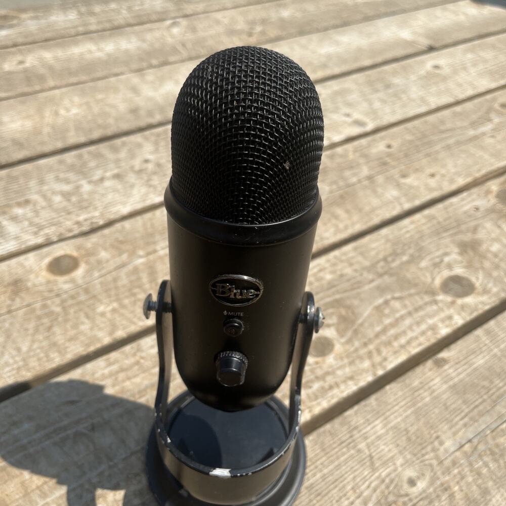 Yeti Professional Multi-Pattern USB Condenser Microphone - Untested - Picture 2 of 14
